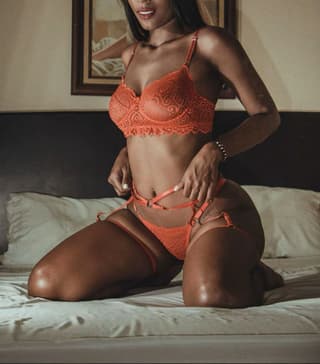 Prepagos, escorts, putas, Indira Gandhi